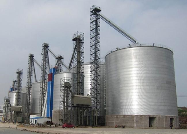 郧阳大型钢板库构造参数及水泥储存质量